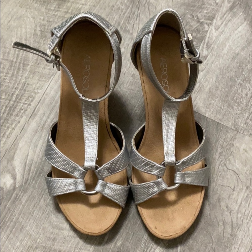 Aerosoles women’s silver Plush Ahead wedge sandal